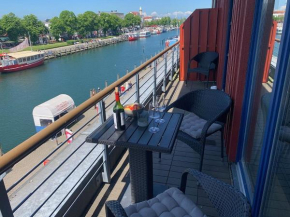 Stromdampfer, Oberdeck in Warnemünde